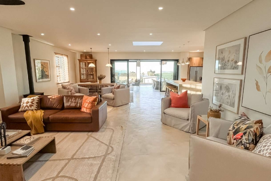 4 Bedroom Property for Sale in Koringberg Western Cape